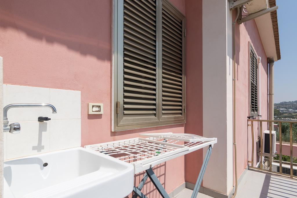 La Rosa Del Deserto Bed and Breakfast Scicli Δωμάτιο φωτογραφία